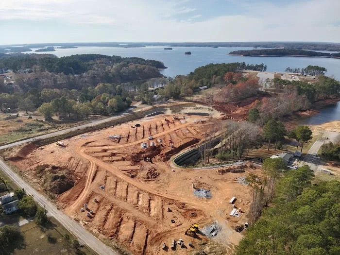 Hartwell Cove Resort 3