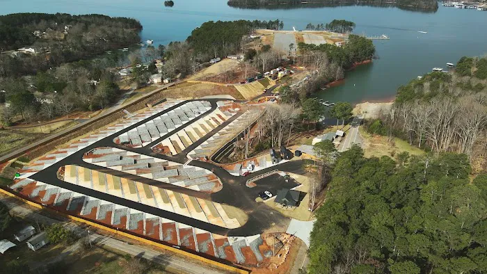 Hartwell Cove Resort 5