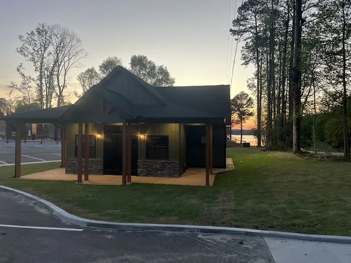 Hartwell Cove Resort 6