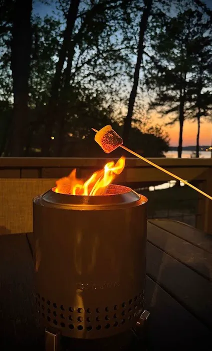 Hartwell Cove Resort 10