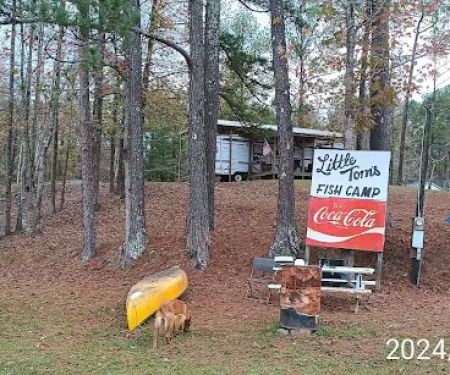 LITTLE TOM'S FISH CAMP