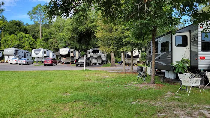 Bee's RV Resort 10