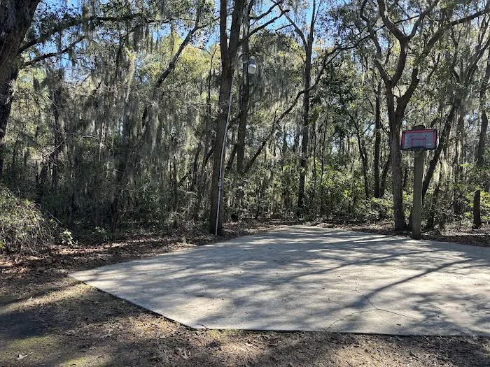 Tuck In De Wood Campgrounds 2