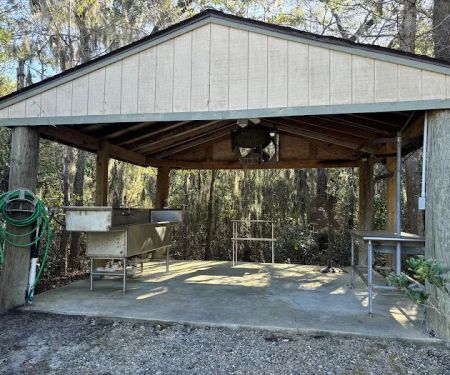 Tuck In De Wood Campgrounds