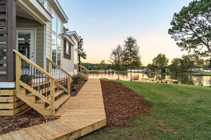 Riverbay Resort 10