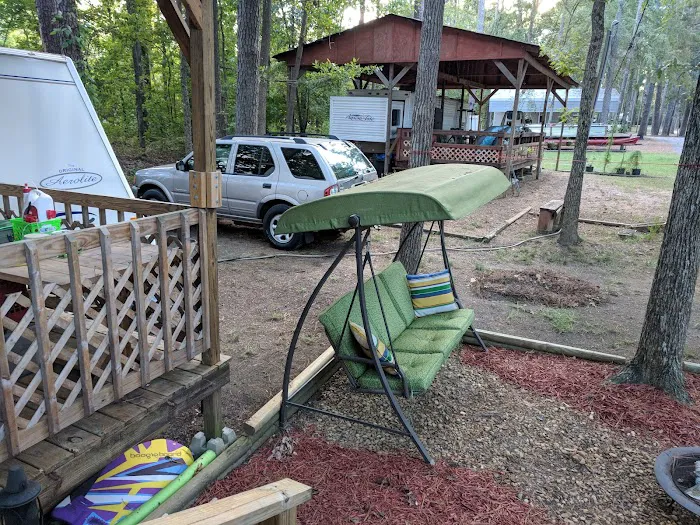 Lee's Cove RV Park 10