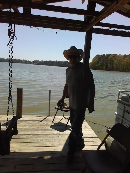 Biggs' 411 Waterfront Campground 3