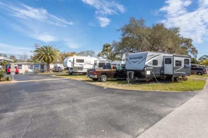 Tropic Breeze RV and Mobile Home Park 5
