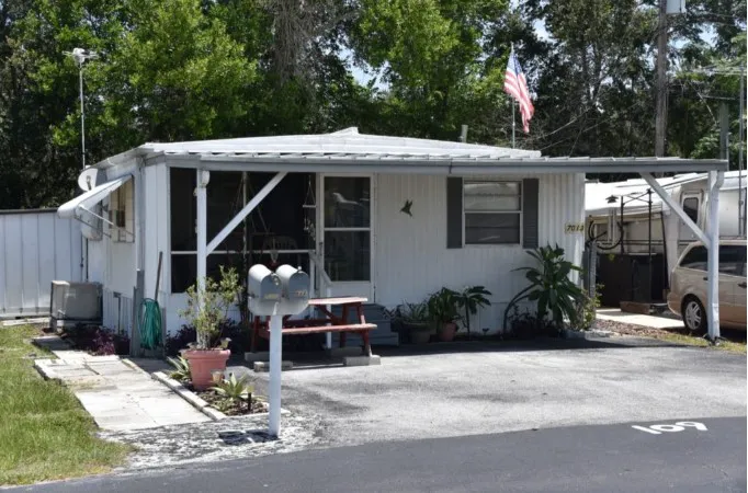 Tropic Breeze RV and Mobile Home Park 10