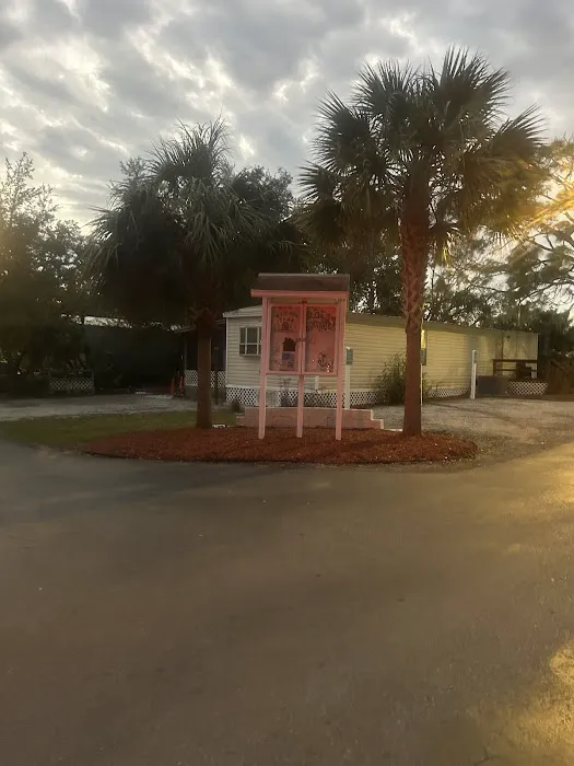 Tropical Mobile Home Park 7