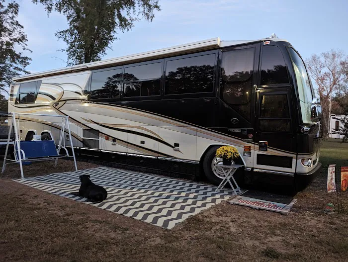 Carolina King Stop & Fish RV Park 8