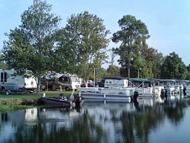 Angel's Landing Campground Restaurant & Marina 2