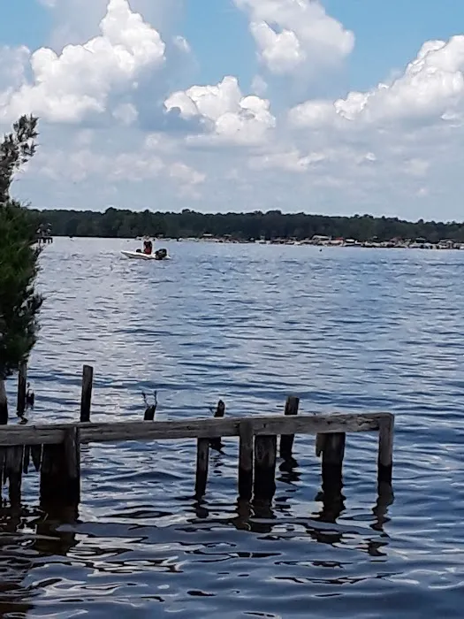 Rocks Pond campground & marina 4
