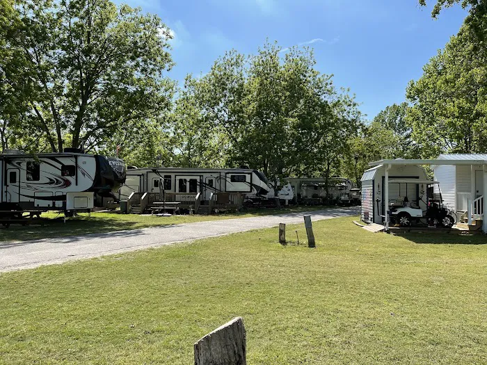 Rocks Pond campground & marina 10