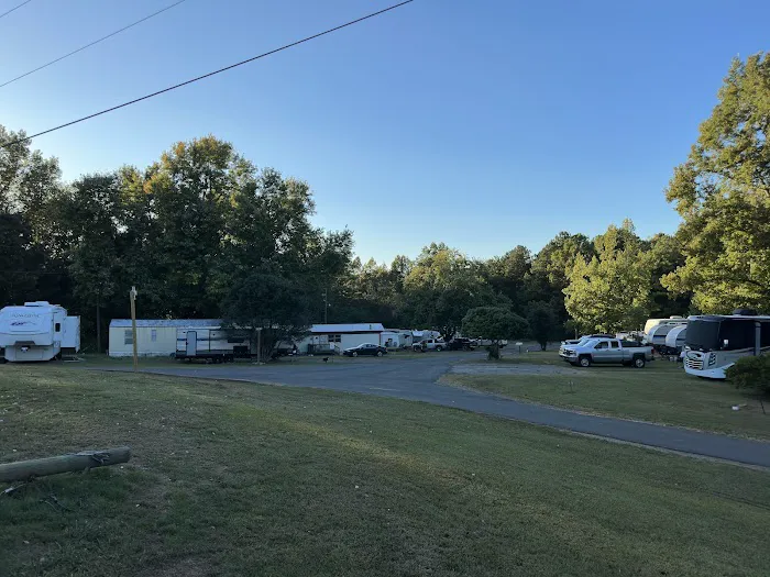 Tut Huts RV Park 2