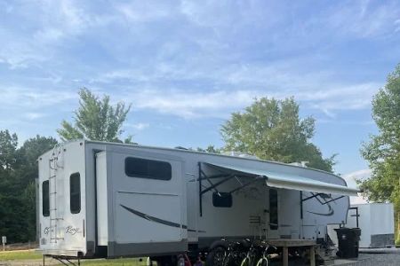 Above The Pocket RV Park