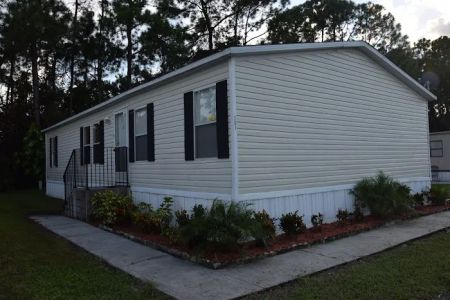Siesta Lago Manufactured Home Community