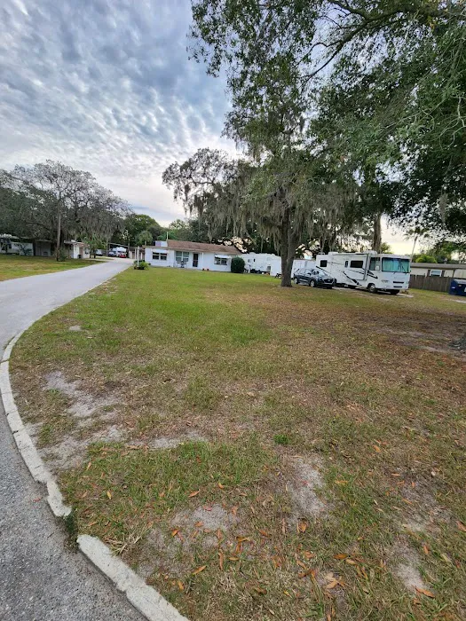 Mosssy Oaks Mobile Home RV Park 12
