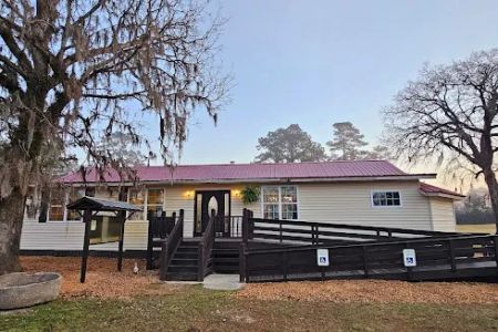 Arrowhead Motel & Campground