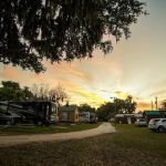 Oak Harbor Lodging & RV Resort
