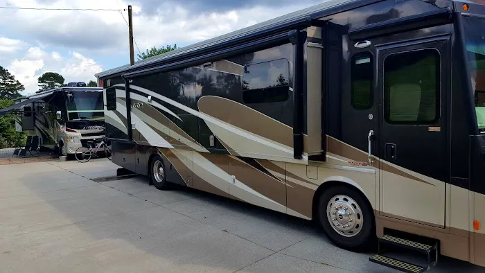 Walnut Hollow RV Ranch 9