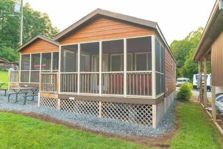 Sun Retreats Nantahala