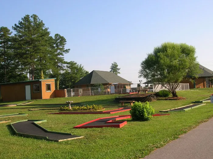 Spacious Skies Campgrounds - Peach Haven 9