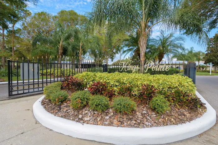 Kings Pointe 8