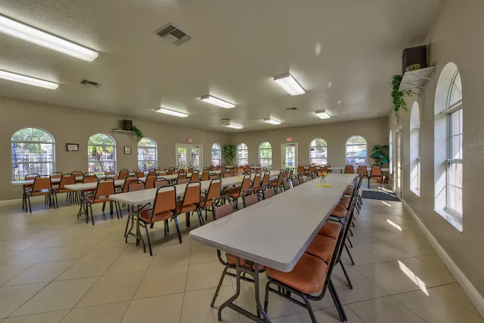 Kings Pointe 10