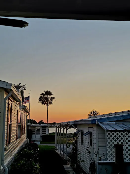 Dell Lake Village Mobile Home Community 6