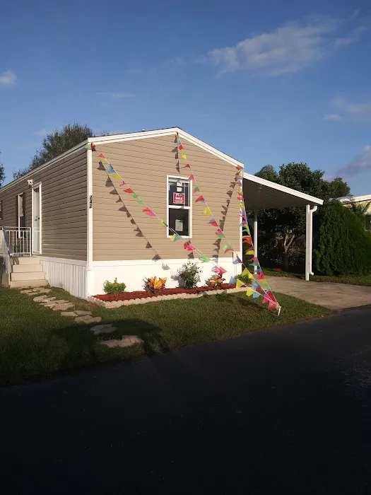 Dell Lake Village Mobile Home Community 9