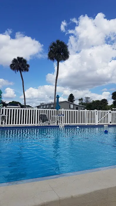 Dell Lake Village Mobile Home Community 8