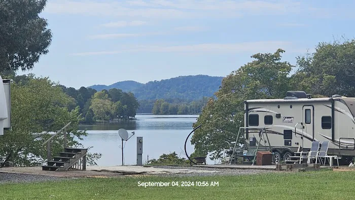 Armstrong Ferry Campground 2