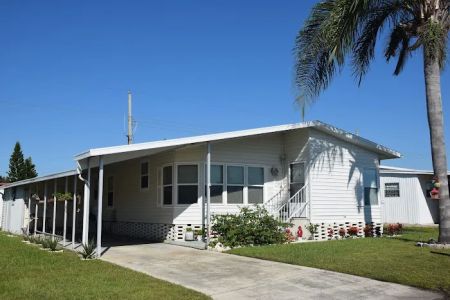 Lake Blue Mobile Home Community