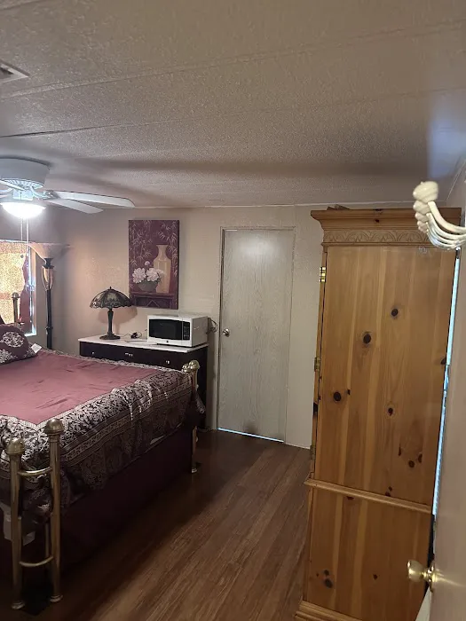 Lake Blue Mobile Home Community 10