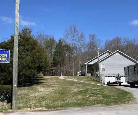 Blue Moon RV Park (Formerly Overniter RV Park)