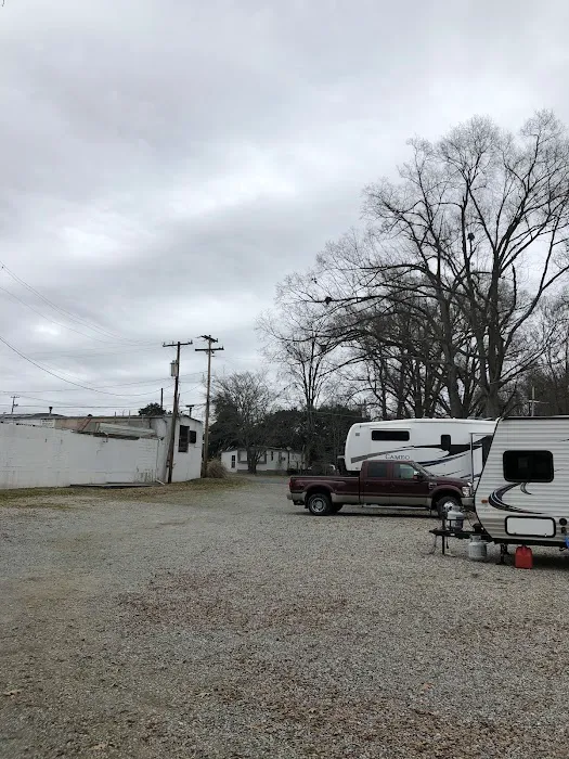 Elmore RV Park 8