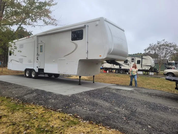Ferry Rd RV Park 6