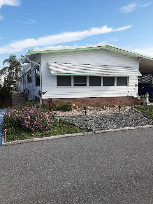 Oakwood Estates Mobile Home Comm 3