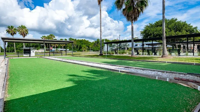 The Hamptons Golf & Country Club 10