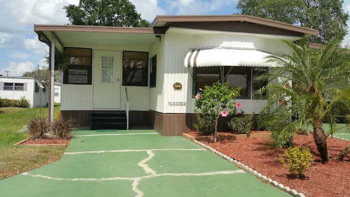 Hampton's Club House 4