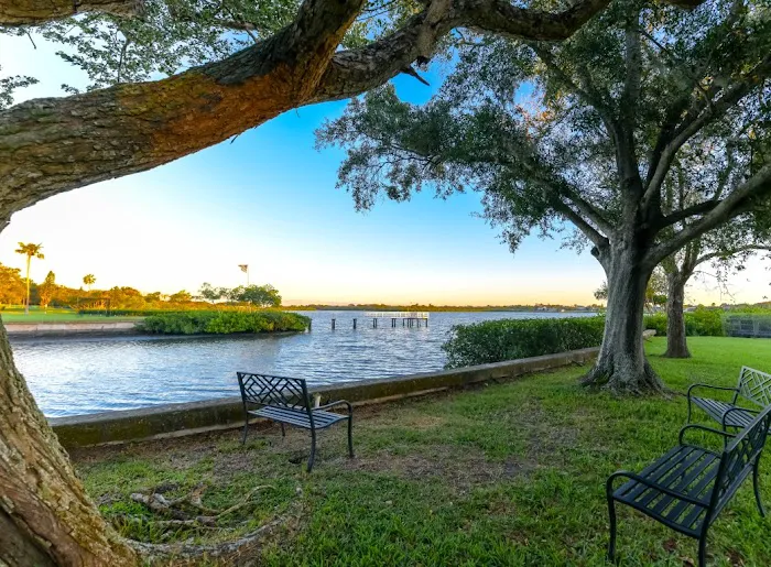 Bay's End Manor MHC 4