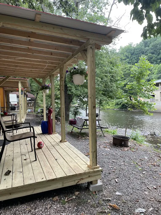 Bradley's Campground & Cabins 7