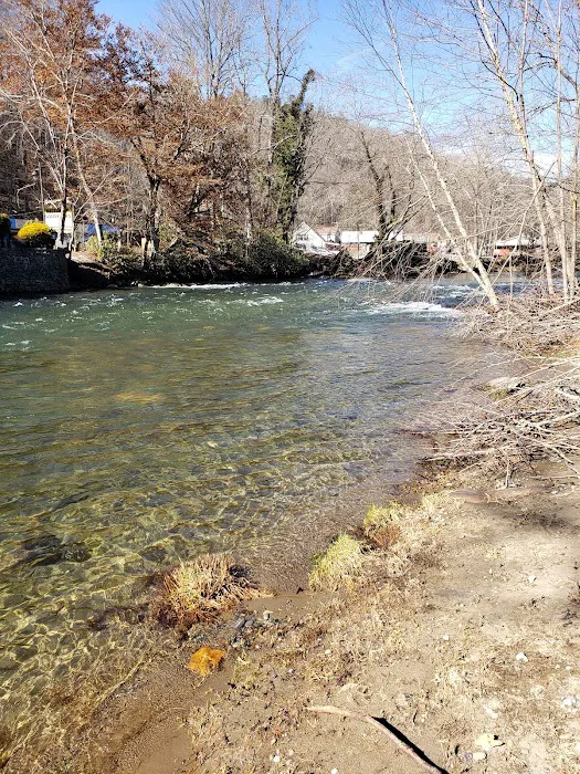 Bradley's Campground & Cabins 9