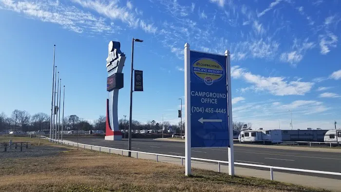 Camping World Racing Resort 4