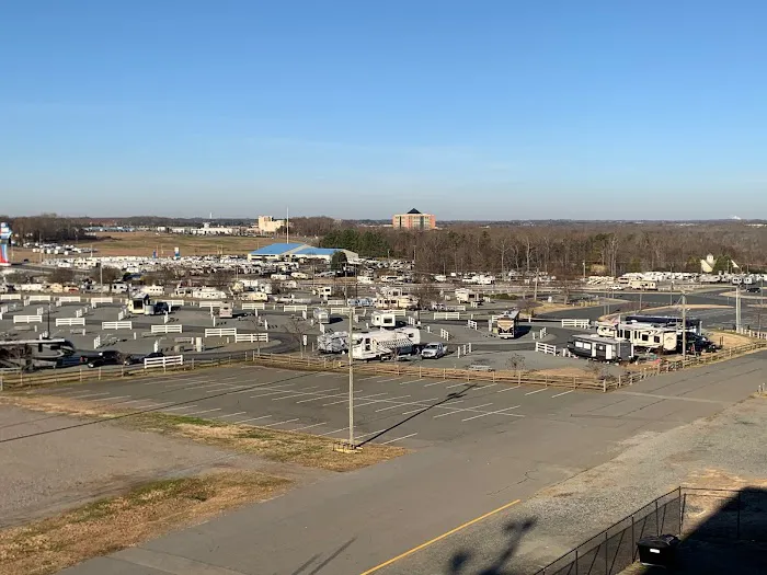 Camping World Racing Resort 8