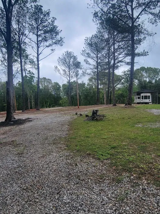 Crestwood Estates RV and camper park 4