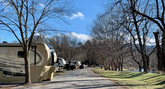 Riverhouse RV Resort 1