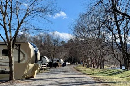 Riverhouse RV Resort