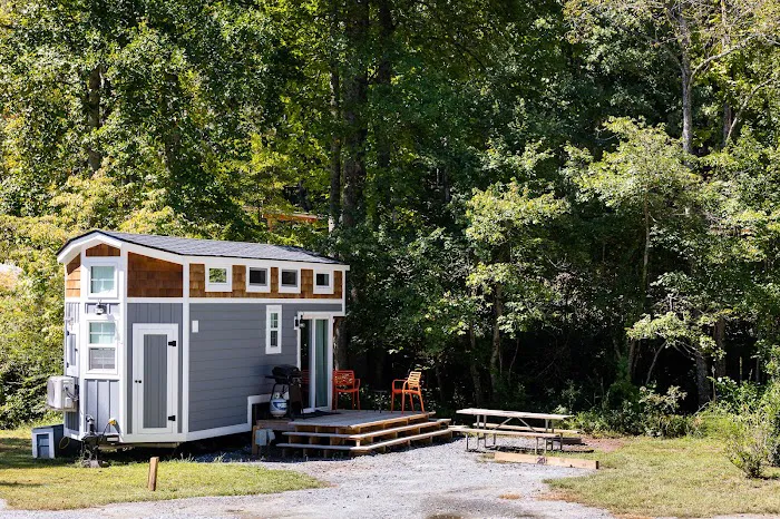 Emberglow Outdoor Resort 6